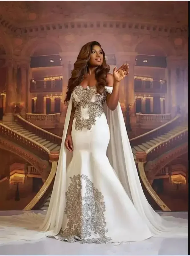 

Customized Sparkly Crystals Beaded Sweetheart Wedding Dress With Cape Sweep Train Satin Mermaid Robe De Mariage Bridal Gowns
