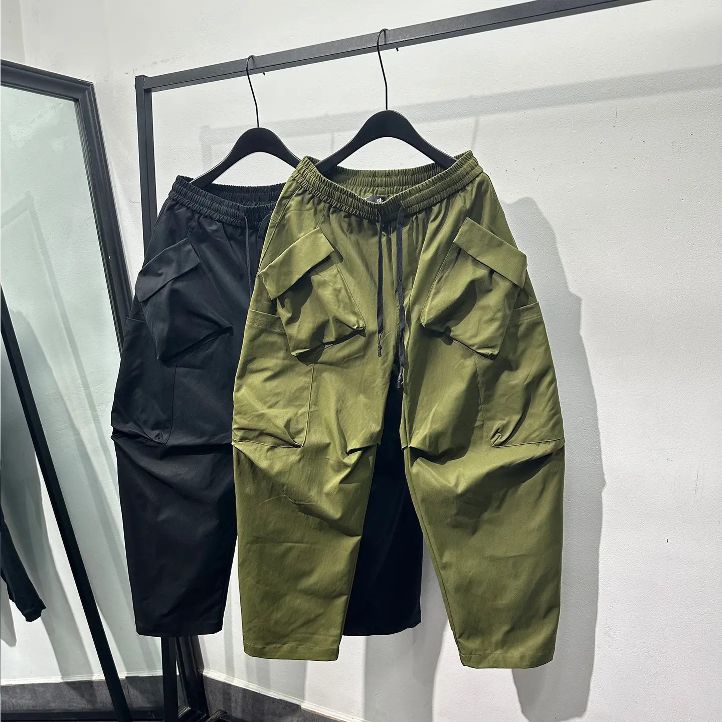 Avant-garde dark aesthetic, niche, three-dimensional pocket cargo pants for men; autumn loose retro all-matching casual