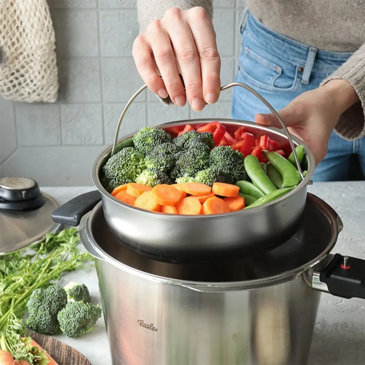 

Vitavit Premium Pressure Cooker with Steamer Insert, 6.3 Quart