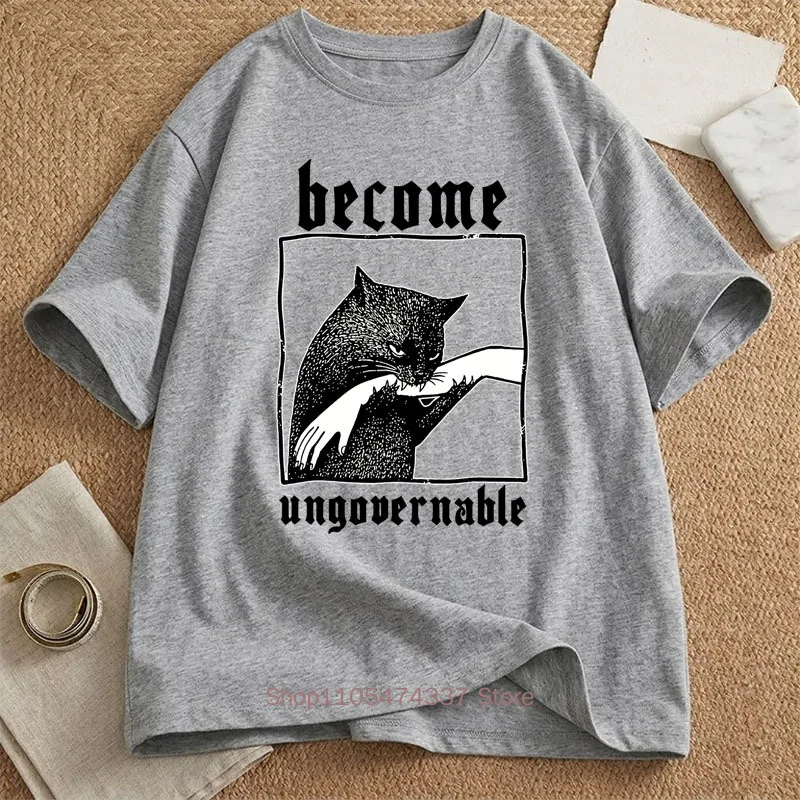 Become Ungovernable Lustiges Grafik-T-Shirt mit Katze, die die Hand beißt, Sommer-T-Shirt für Männer und Frauen, modisch, Vintage, Streetwear, O-Ausschnitt, kurzärmelig – Detail 4
