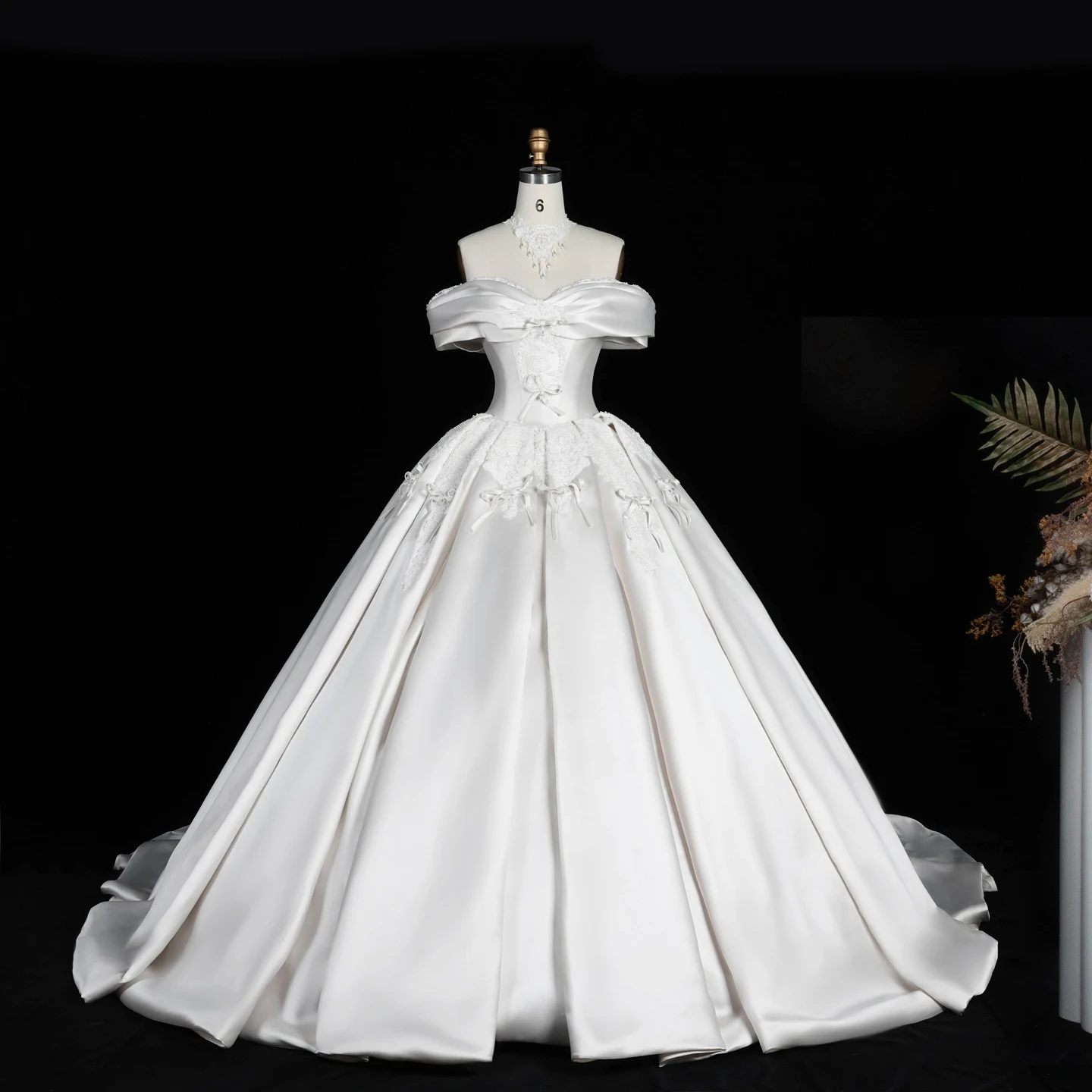 Sheer Fairy Wedding Dresses Elegant A-Line Off Shoulder Satin Corset Bowknot Pearls Lace Luxurious Bridal Gowns SW675 Customized