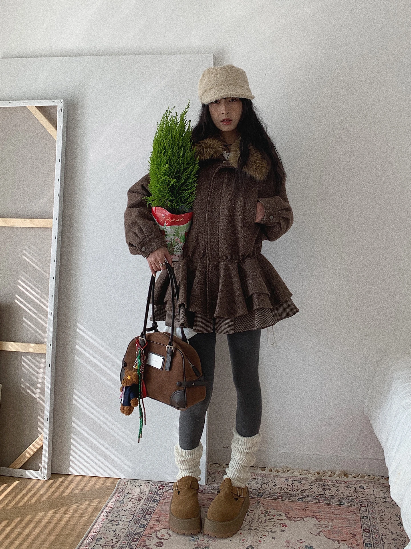 

Soloki Korean Sle Warmth Outerwear Coffee Color Faux Fur Collar Skirt Design Long Sve Zipper Closure Women's Coat