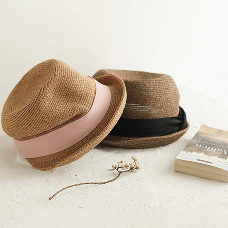 Sombrero de paja de ala pequeña de verano para mujer, gorra de sol versátil de moda coreana con protección UV de estilo japonés