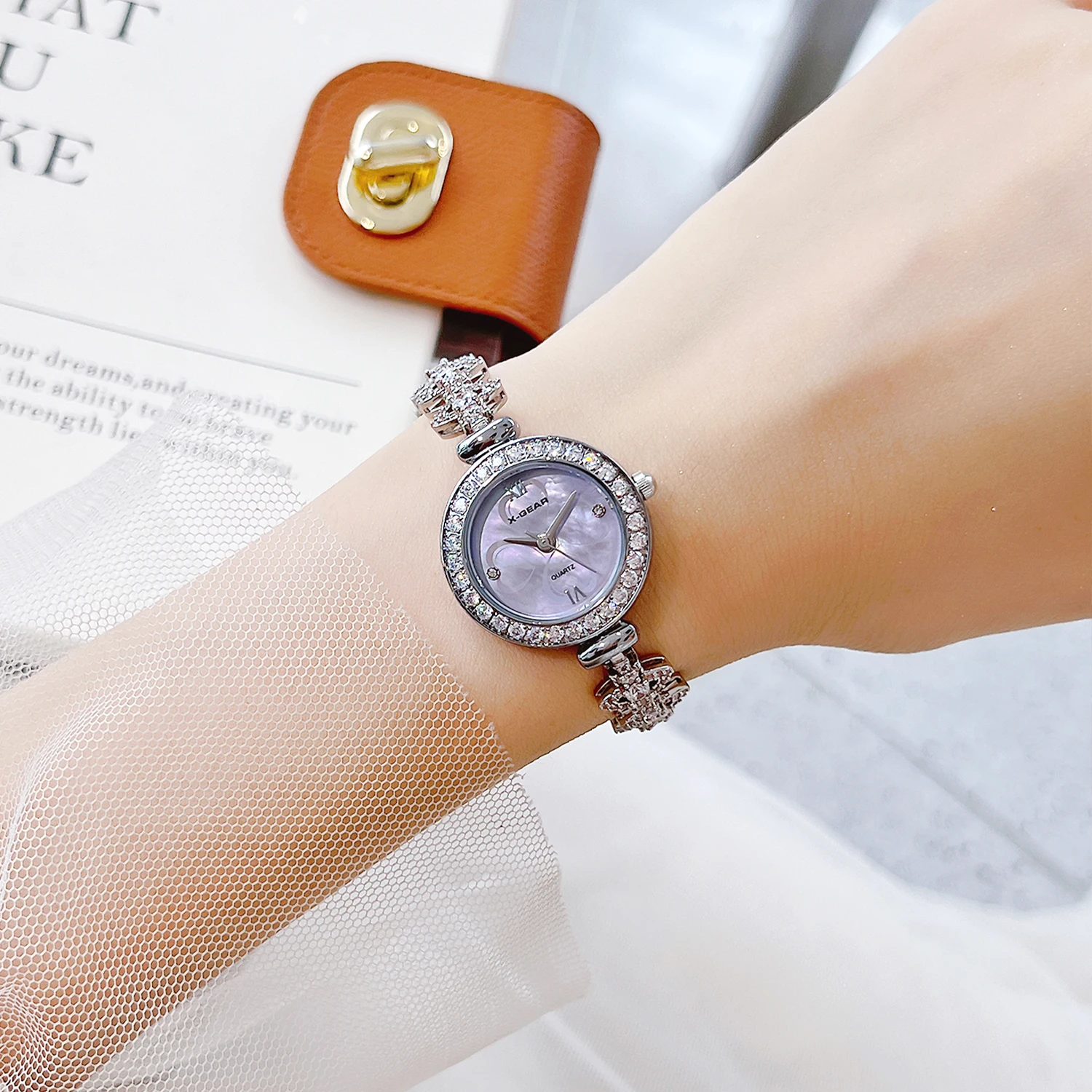 X-GEAR Women's Watch Fashion Luxury Zircon Dial Round Women's Watch Quartz Watch Party