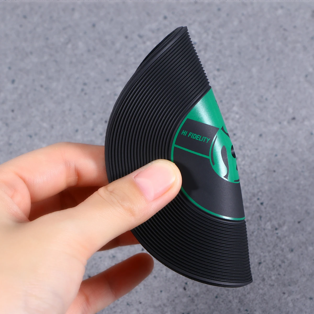 

4 Pcs Vinyl Record Coaster Colorful Retro Discs Music Lovers Table Protection Drink Mats Home Decor Lightweight Solution Stylish