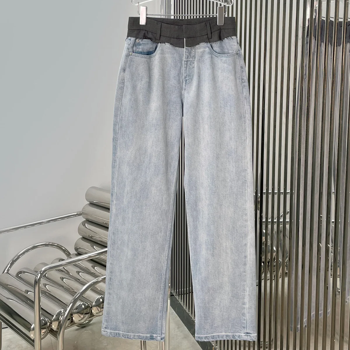High Quality Women Contrast Waistband Light Wash Wide Leg Jeans Raw Edge Frayed Waist Loose Denim Trousers lyt133771