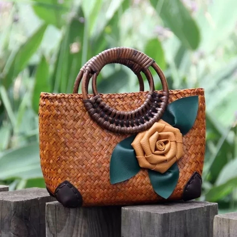 Summer New Ins Vacation Beach Straw Bag Muse Travel Photo Versatile Makeup Storage 2026 New Package Fashion Handbag Pack