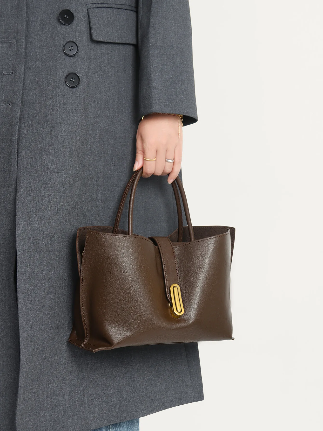 

Head Layer Vegetable Tanned Cowhide Women's Bag Fashion Simple Handbag 2026 New Retro Women Leather Korean Version Shoulder Bag