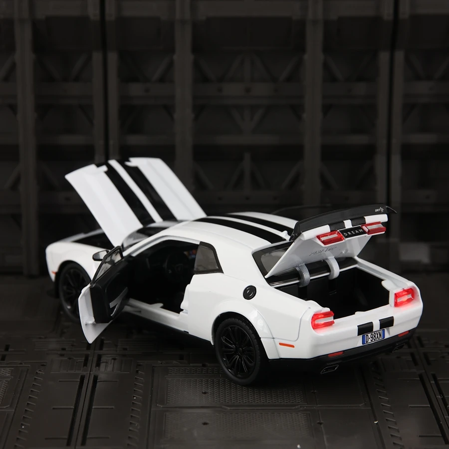 1:22 Dodge Hellcat SRT liga modelo de carro supercar porta de carro de brinquedo infantil e porta do capô do motor pode ser aberto
