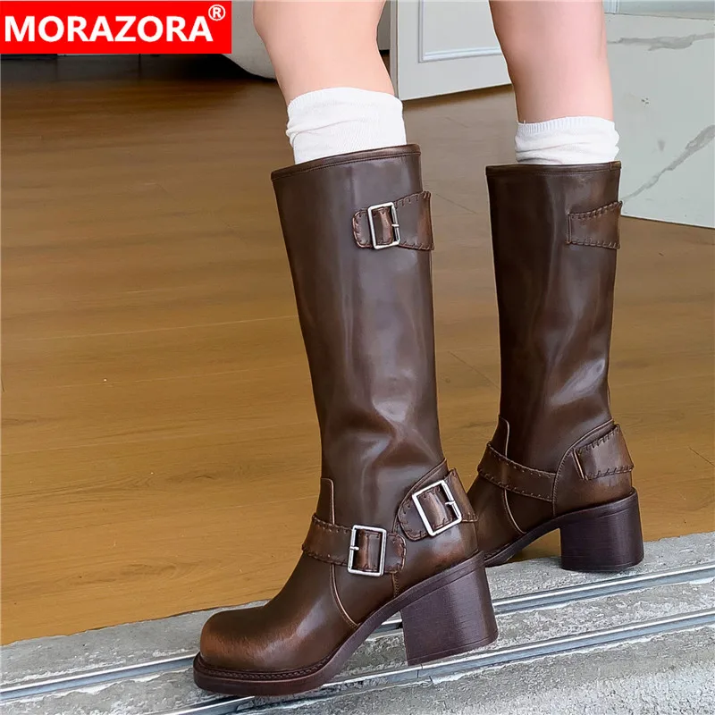

MORAZORA/2026, новые сапоги до колена на высоком квадратном каблуке для женщин, осенне-зимние модные ботинки, женская обувь ручной работы в стиле панк