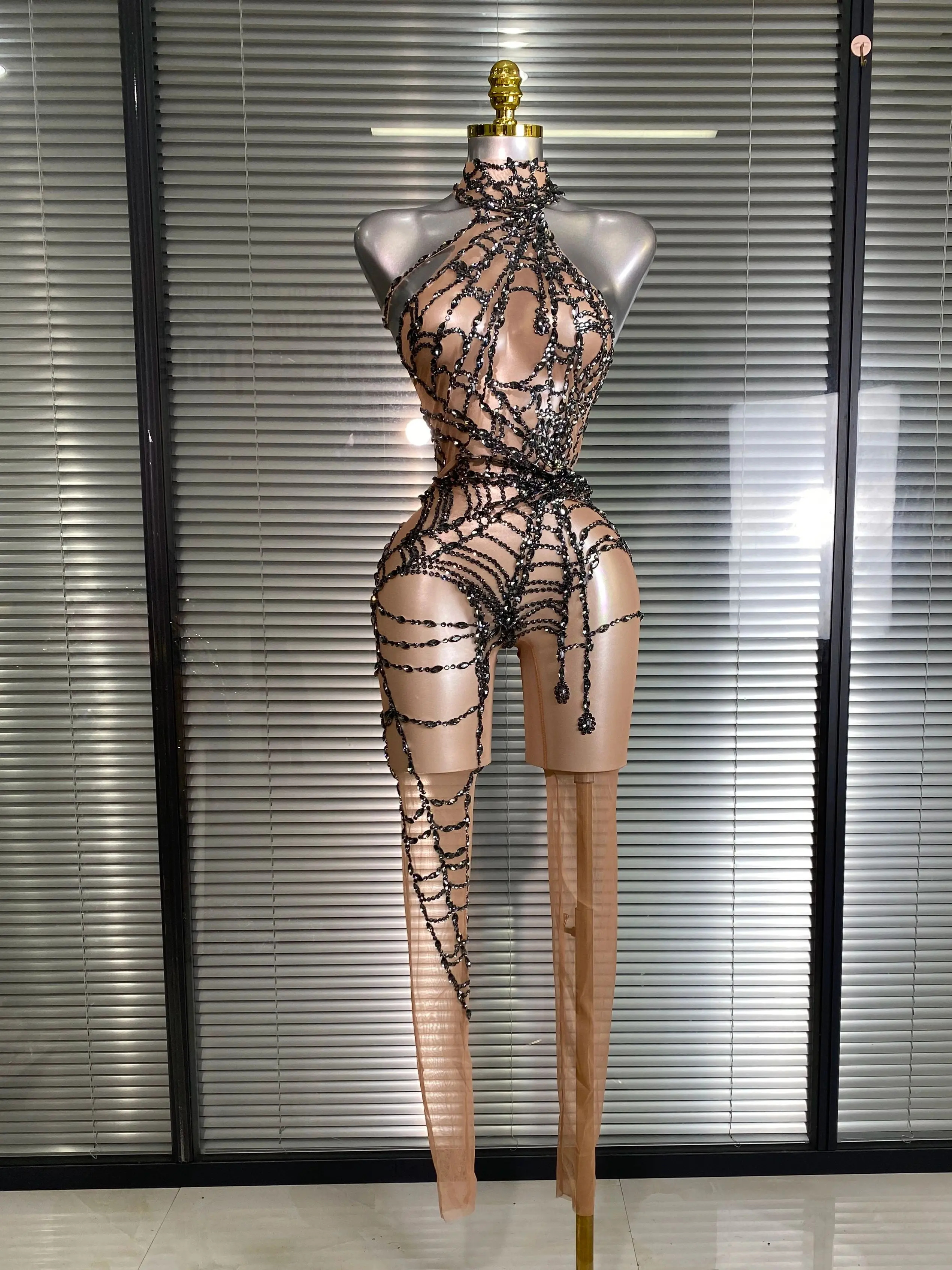 Tuta da donna sexy in cristallo Celebrity Designer Spider Web Maglia elastica Sheer Pelle nera Cantante Ballerino Stage Night Club Pagliaccetti