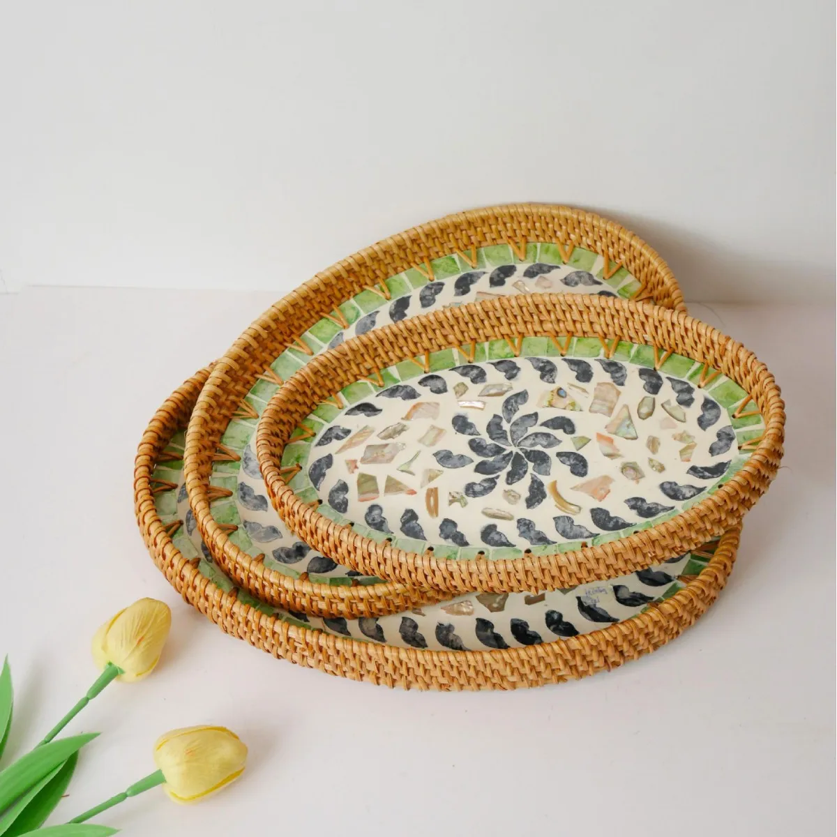 B Oval Rattan Tray with Mother of Pearl Inlay Rattan Serving Tray Wooden Base Storage and Display of Coffee Bread Food Fruit