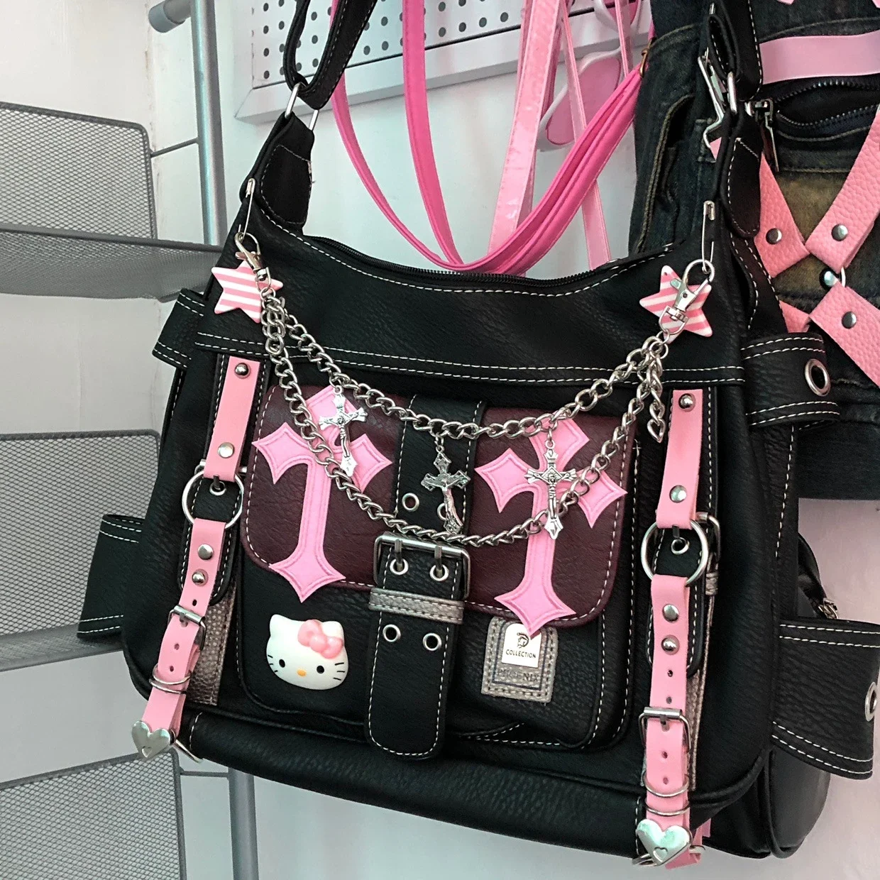 

Sanrio Hello Kitty Gothic Girl Retro Women Crossbody Bag Hot Girls Black Pink Contrast Fashion Handheld Leather Bag Holiday Gift