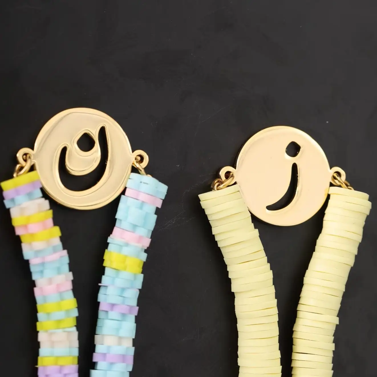 

Colorful Soft Pottery Chain Customized Arabic Initials Bracelet Round Hollow Girl Jewelry Stainless Steel Girlfriend Women Gift