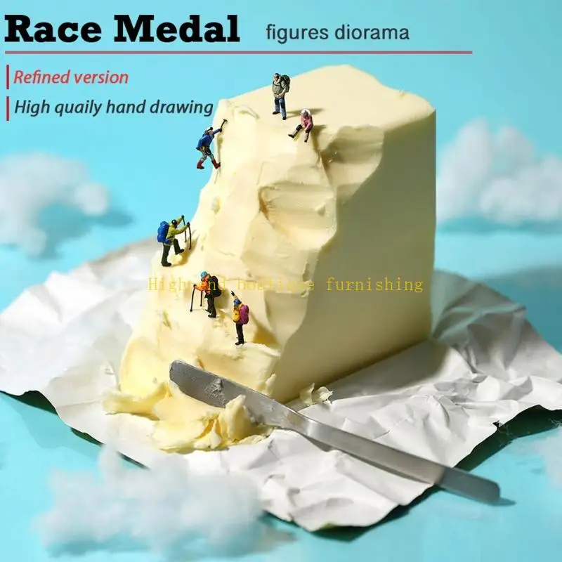 L9NB Detailed 1 Scale Resin Mountaineering Backpackers Miniature Scene For Collectors And Decors Lover