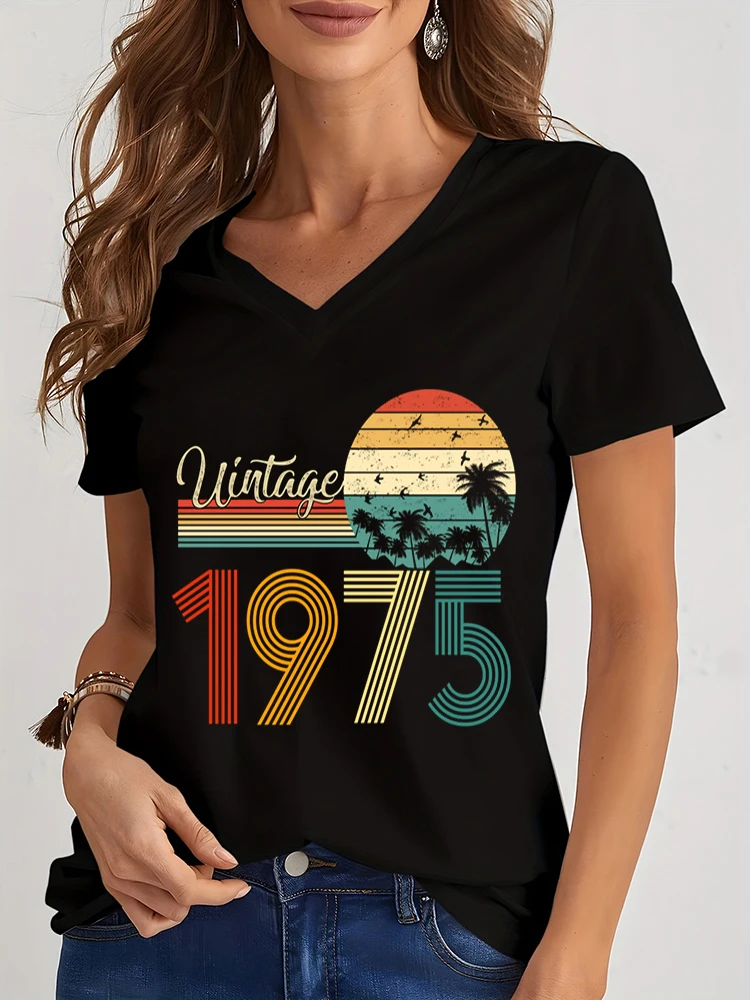 Women’s Tshirts 1975 Graphic Vintage 1970 To 1979 Casual V-neck Harajuku Fashion V-neck Summer Aesthetic Retro Shirts Female