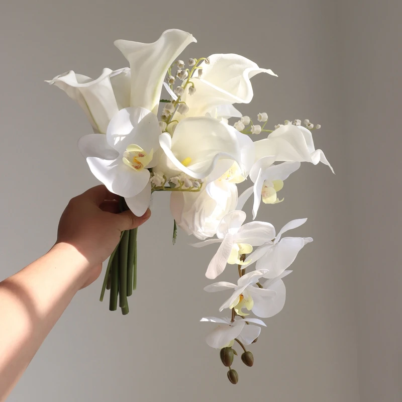 Whitney Wedding Collection Large Calla with Pure Moth Orchid Cascading bridal bouquet centros de mesa para boda