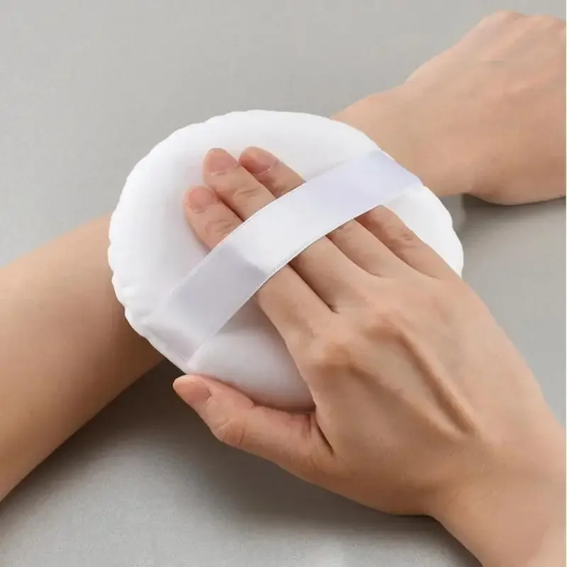 4 szt. 12cm Okrągłe Puszyste Pusze do Pudru Duże Pusze do Pudru Sypkiego Pusze do Makijażu z Haczykiem na Wstążkę i Rękawiczką