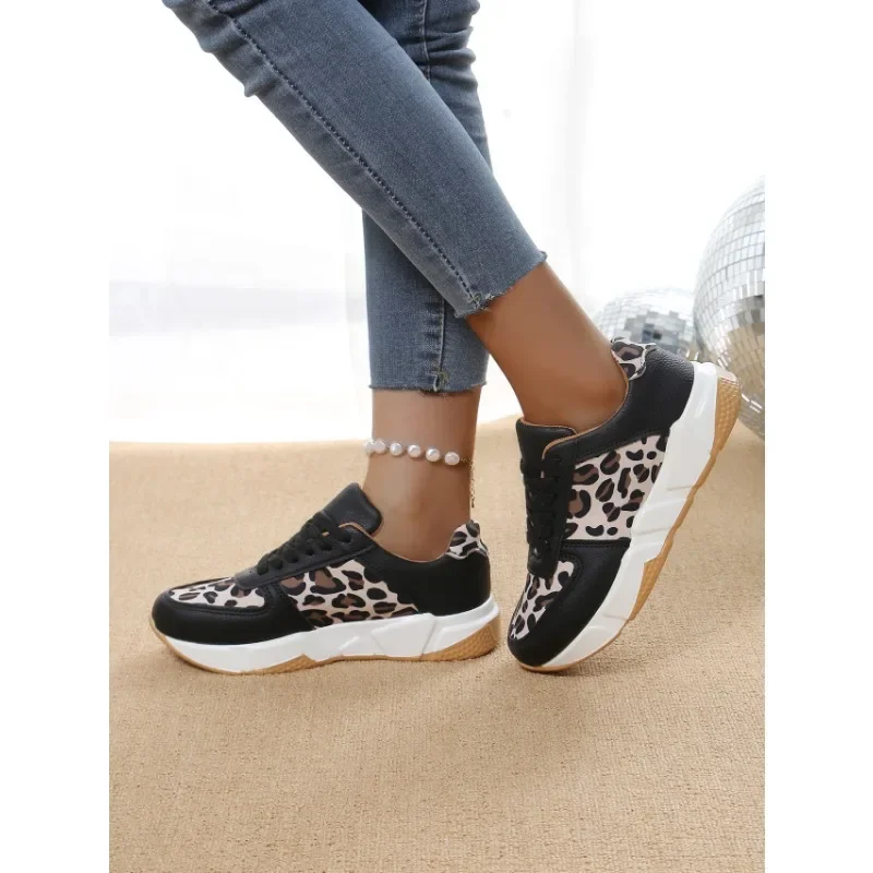 Zapatillas de deporte con estampado de leopardo para mujer, zapatos informales a la moda, cómodos para correr, tenis de otoño, novedad