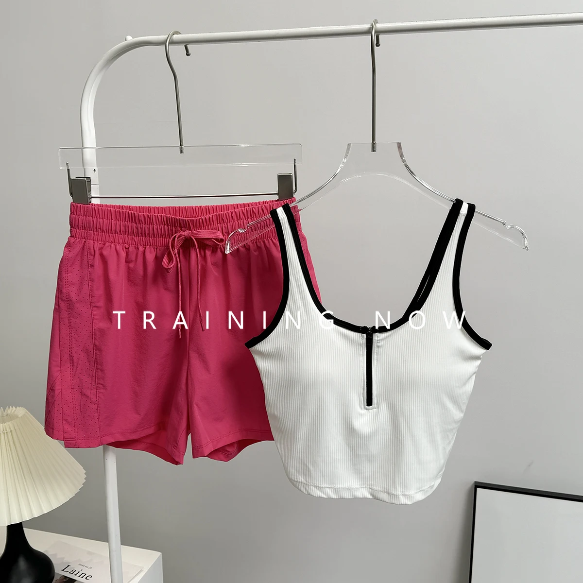 

Женский костюм для бега в летнем тренажерном зале, быстросохнущий бюстгальтер, шорты, модный новый спортивный костюм для занятий йогой для пилатеса