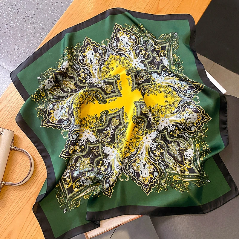 Foulard carré de luxe imprimé  - Face Scarf Mask avis et prix