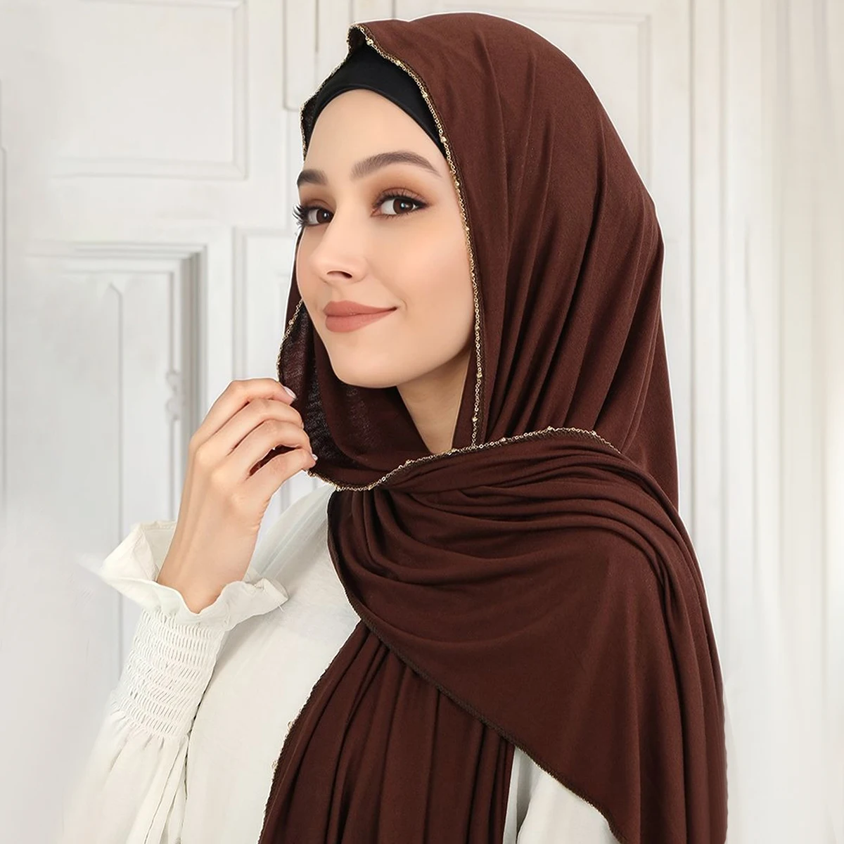 

Мусульманский хиджаб премиум-класса для женщин, мягкая хлопковая шаль, роскошные цепочки, длинный шарф с бисером, однотонный простой трикотажный платок