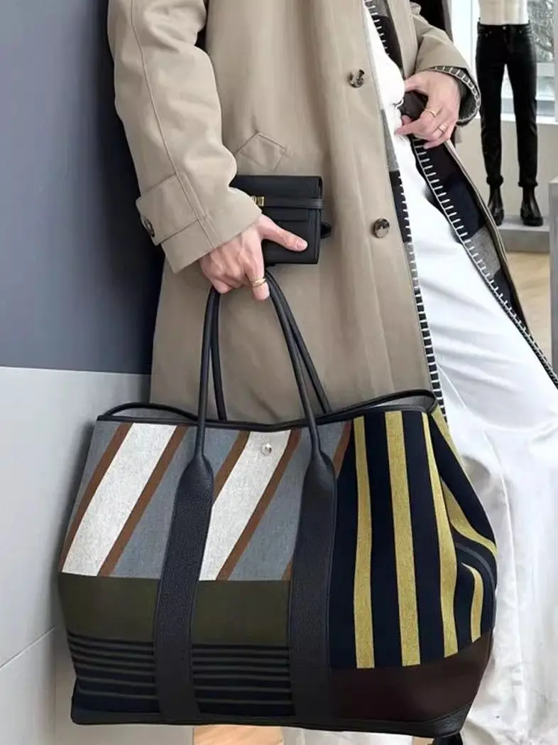

Striped Color-Block Large Capacity Commuter Handheld Tote Bag Unique Premium Women's Purse