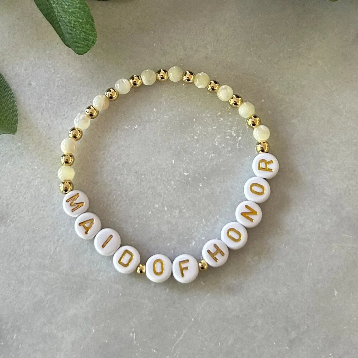 Bransoletka z literką CCGOOD, styl boho, perły z masy perłowej, letnia plażowa bransoletka przyjaźni, personalizowana imię, damska biżuteria