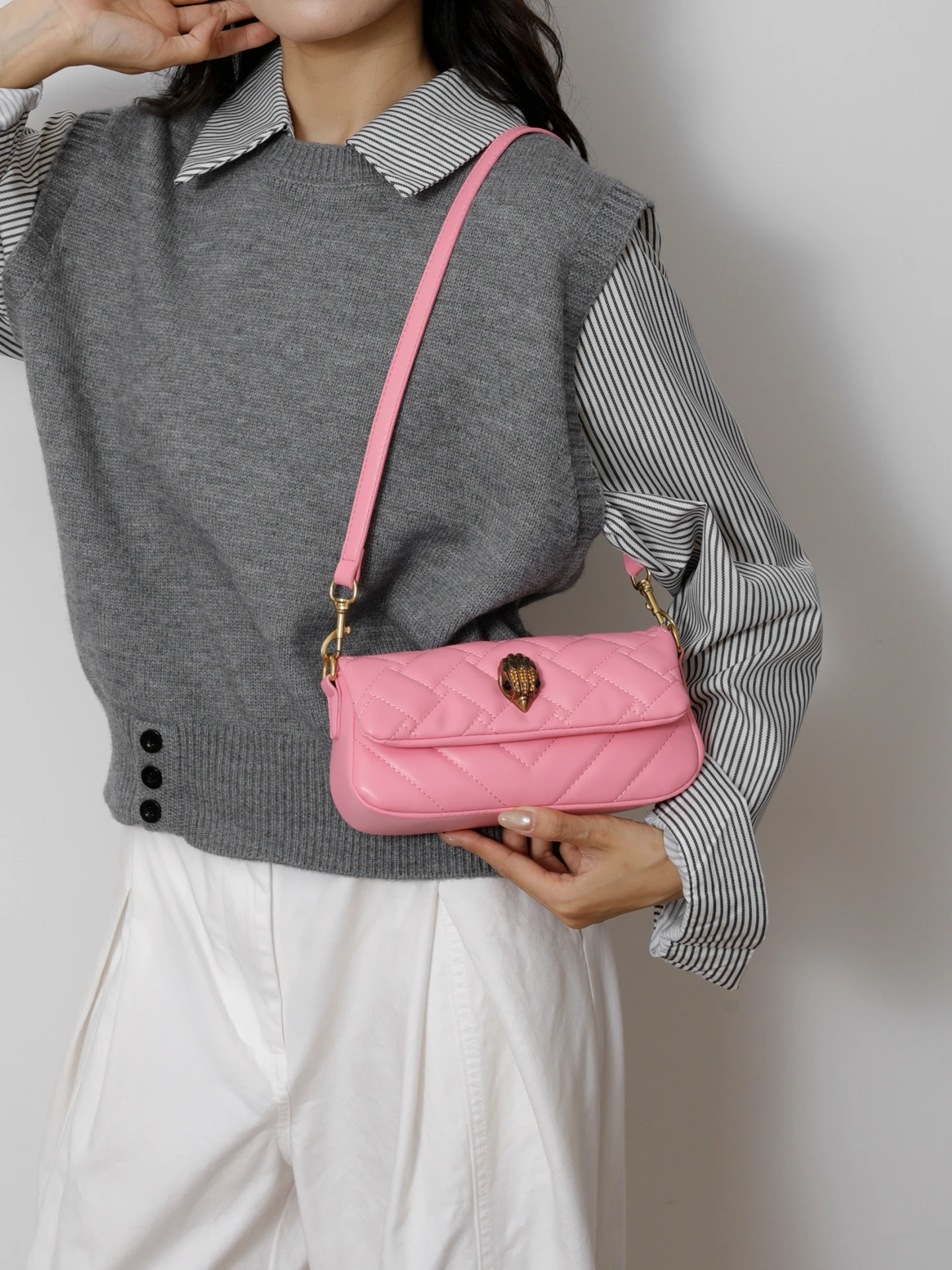 Elegant Women's Chain Crossbody Bag Underarm Commuter Bag Diamond Pattern Soft PU Leather Medium Hardness Zipper Closure