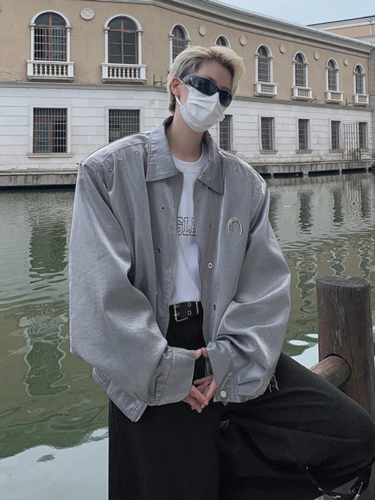 

Мужской модный костюм High Street Liquid Metal Jaet: высококачественный бейсбольный костюм с длинными рукавами из полиэстера, в стиле барокко, с клипсами на плечах, защита от холода.