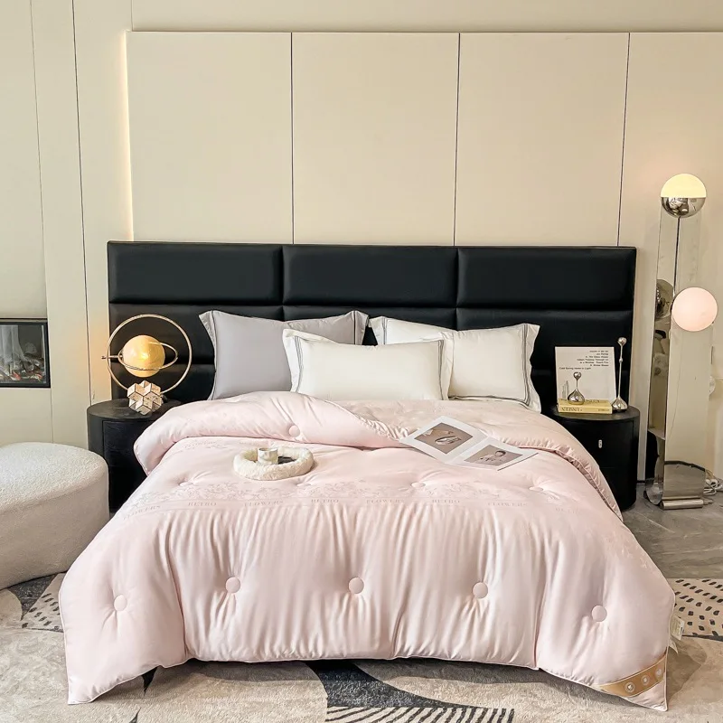 

200 × 230Cm Milk Pink Jacquard Silk Soybean Fiber Quilt Core Cotton Thickened Spring Autumn Warm in Winter Soft Skin-friendly