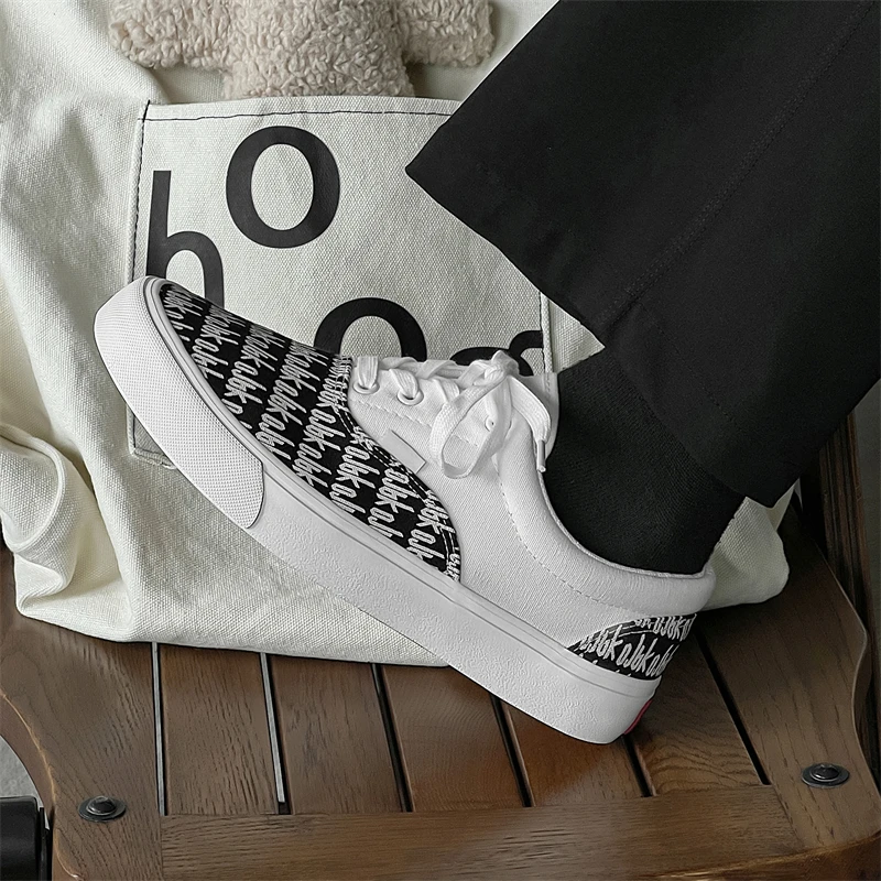 2024 New Women Canvas Shoes Fashion Print Casual Sneakers Men Trend Letter Vulcanize Shoes Comfortable Skateboarding Sneakers