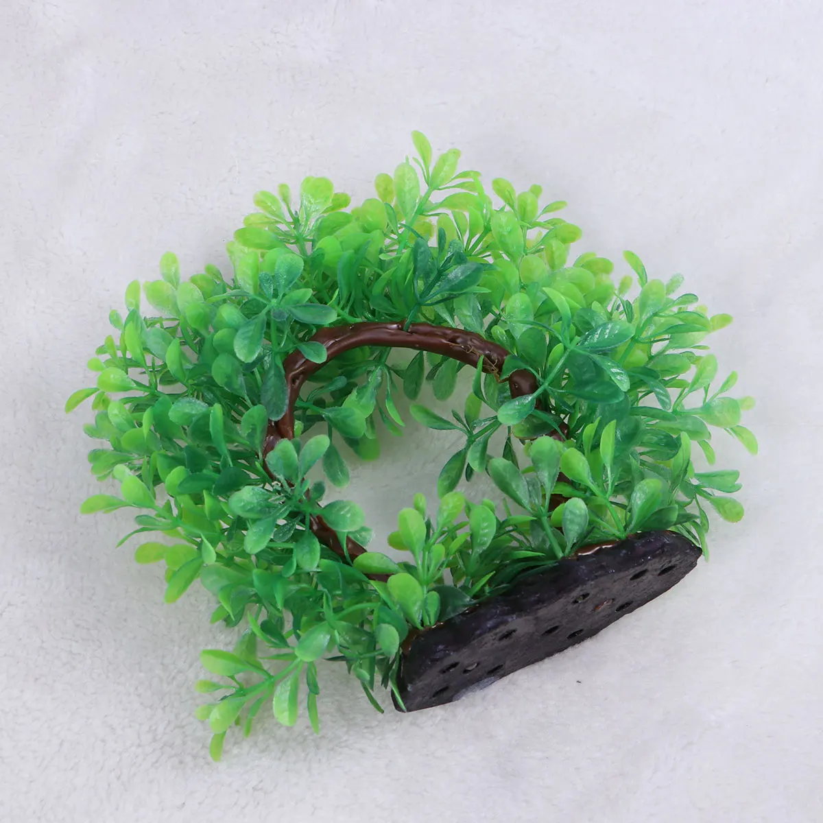 

Artificial Water Plants Aquarium DecorationsGreen Color Lifelike Fish Tank Plants Plastic Safe for Aquatic Pets Easy Washing No
