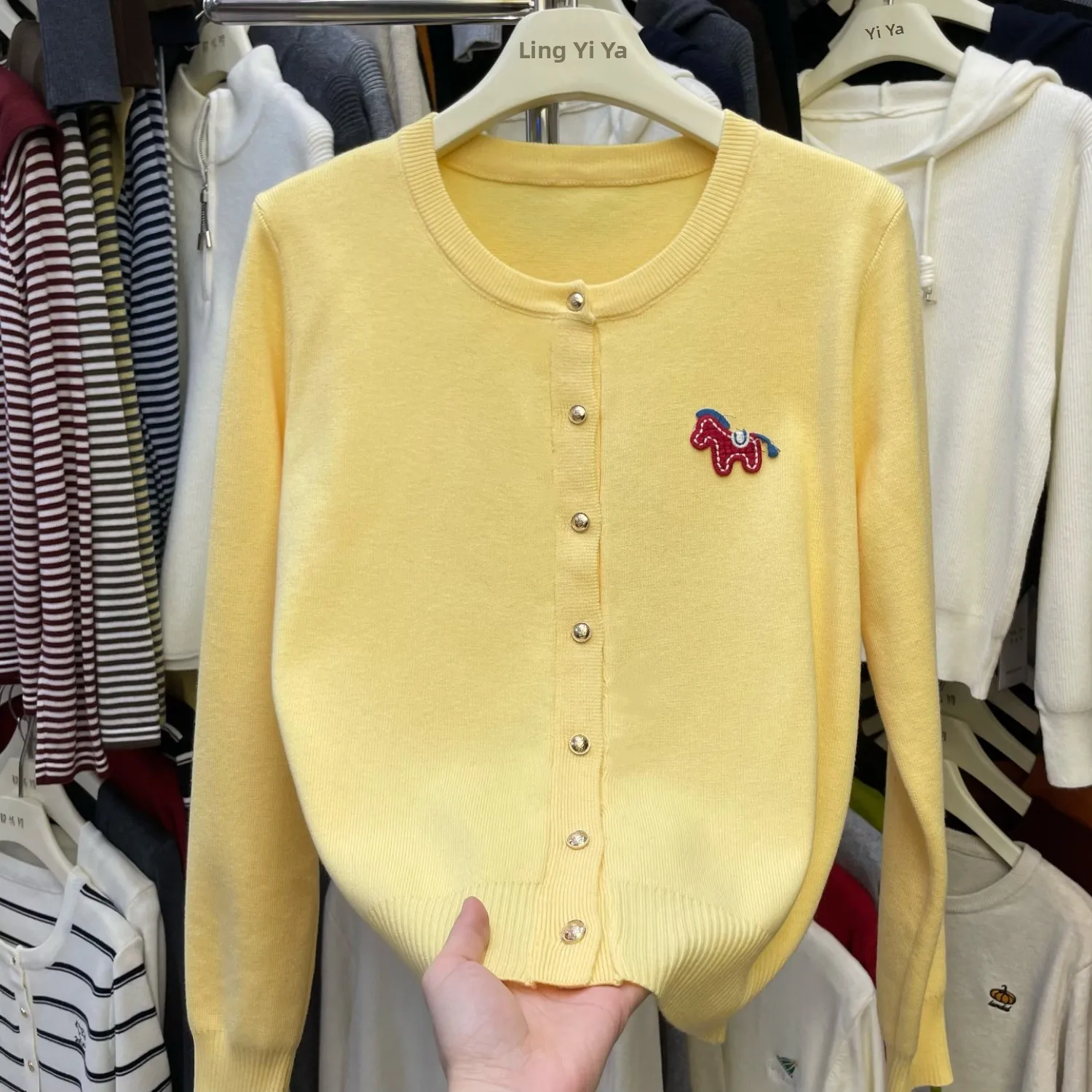 

Red Cartoon Embroidered Knitwear Loose Fit round Neck Female Spring Cardigan Woolen Long Sleeve Casual Style Fashion