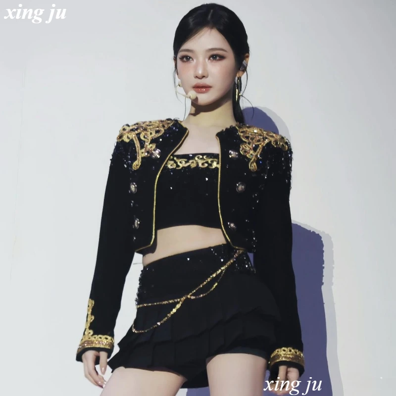 Xing Ju Kpop Zanger Jazzdans Kostuum Sexy Korte Jas Strak Vest Plooirok Koreaanse Vrouwen Nachtclub DJ Stage Performance Wear
