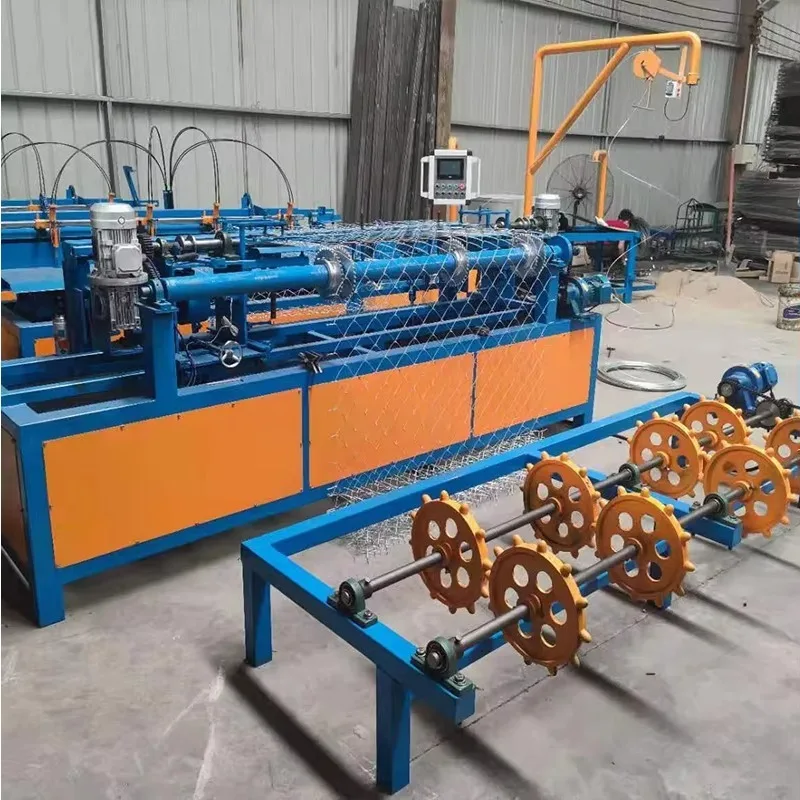 Customized High-Speed Easy To Operate Fully Automatic Chain Link Fence Cyclone Wire Mesh Making Machine