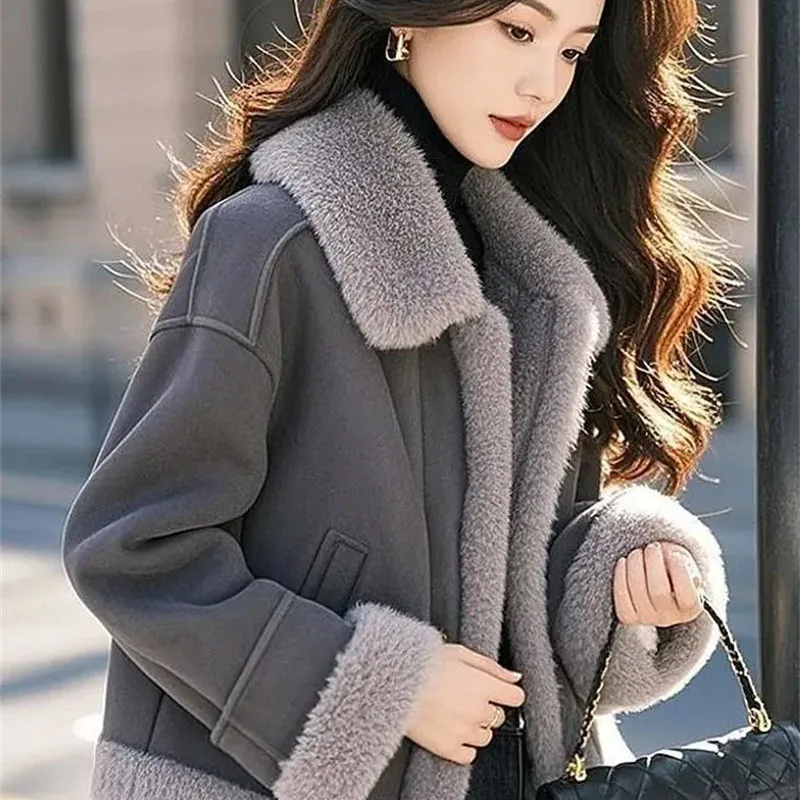 Cappotto di pelliccia da donna 2025 Nuovo unico coreano grigio spesso pelliccia calda cappotto di un pezzo per giacca invernale femminile Capispalla da donna di moda