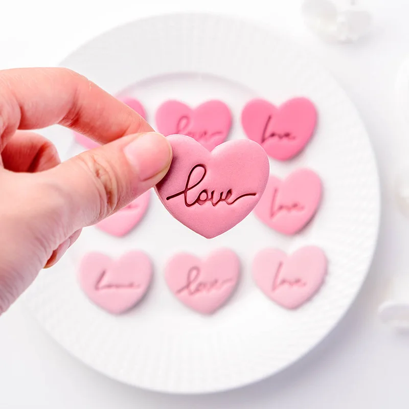 4pcs Valentine\'s Day Love Letter Cookie Mold Heart Fondant Cake Decorating Tools Wedding Party Handmade Gift Baking Accessories