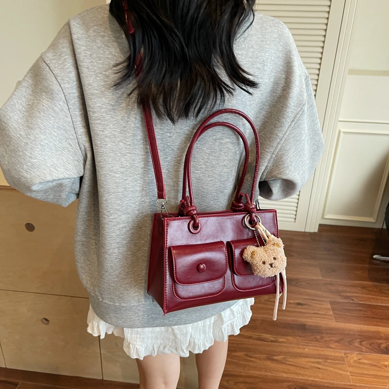 

Unique Minimalist Elegant Tote Bag For Women Casual Leisure Fashionable Letter Logo Solid Color