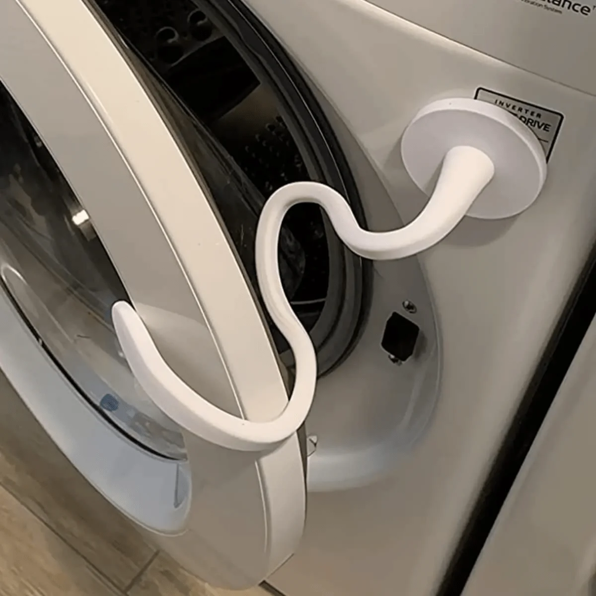 Accessoire de porte de lave-linge magnétique, stabilisateur pour Machines à chargement frontal, installation facile, conception flexible, convient à la plupart des lave-linge et portes de lessive RV, 1 pièce