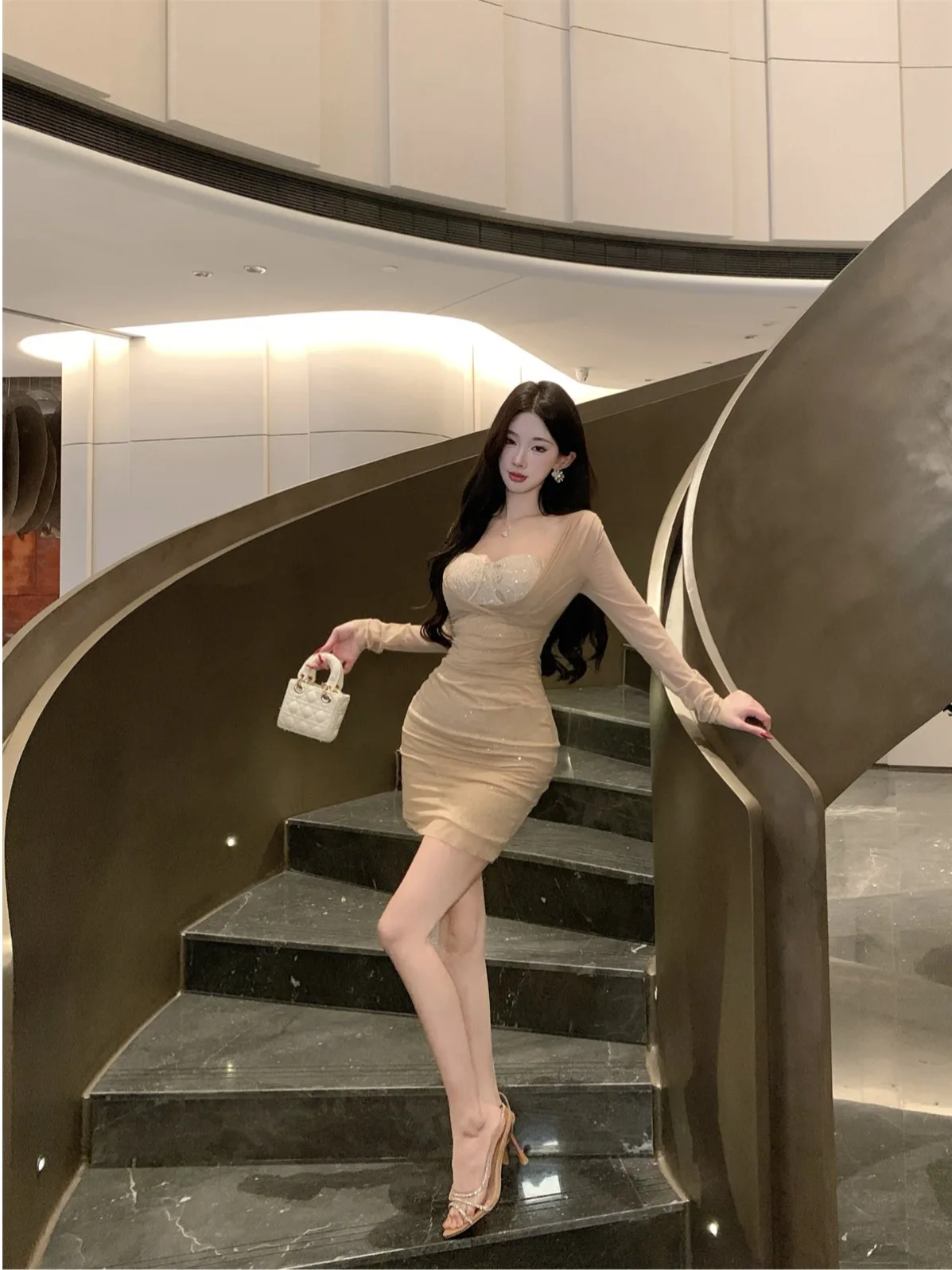 

Sexy Long Sve Lace Dr V-Ne Beaded Netting Women's Faionable ort Skirt Set Waist Cinched Mid-Thigh Length Bodycon