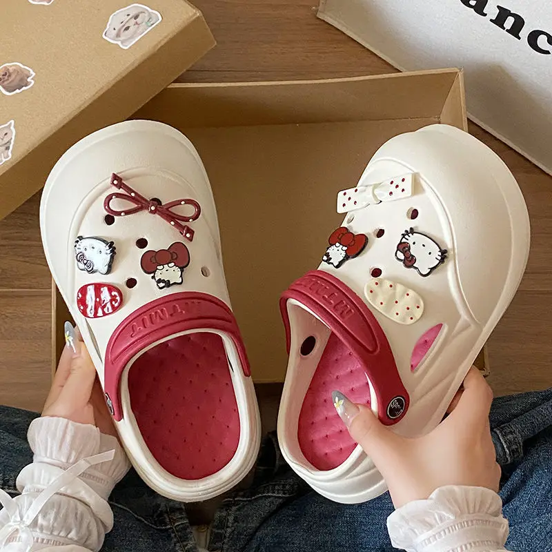 

Милые летние пляжные сандалии Hello Kitty, тапочки Sanrio Eva, уличная обувь для девочек, женская обувь с мультяшным принтом, кавайные женские новые модные туфли Kt