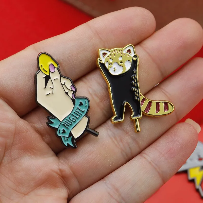 트렌디한 모자 핀 - 유광 에나멜 재미있는 캡 스프링 액세서리