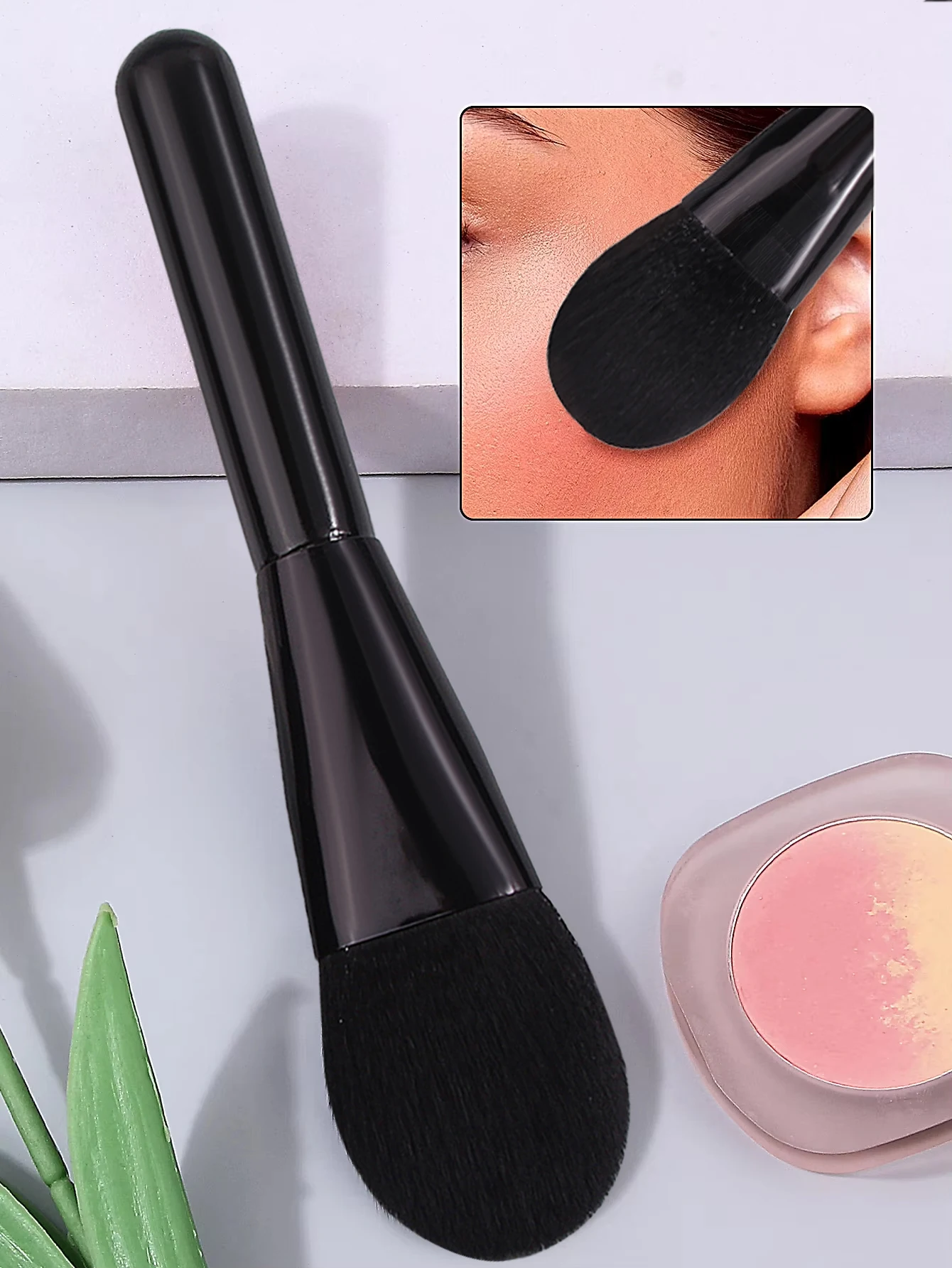 High-end redwood handle tongue-shaped makeup brush - multi-purpose blush brush, powder brush for beginners' facial makeup