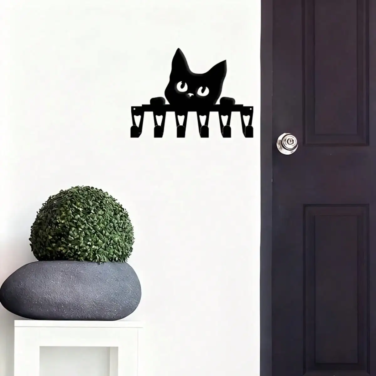 Minimalist Black Cat Wall Mounted Key Rack 6 Hook Iron Key Organizer Cute Cat Shape Key Hanger Cat Themed Wall Decor