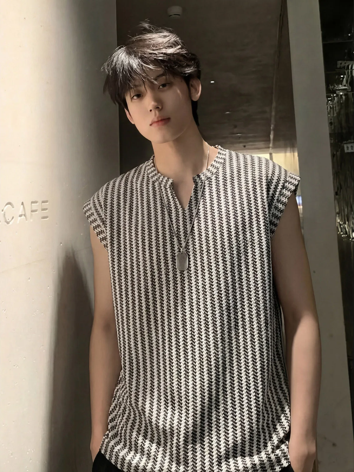 Black Fishbone Stripe V-Neck Sweat Vest Men's Summer Shoulder Pad Sleeveless Fitness Sporty Style Casual Loose Fit T-Shirt