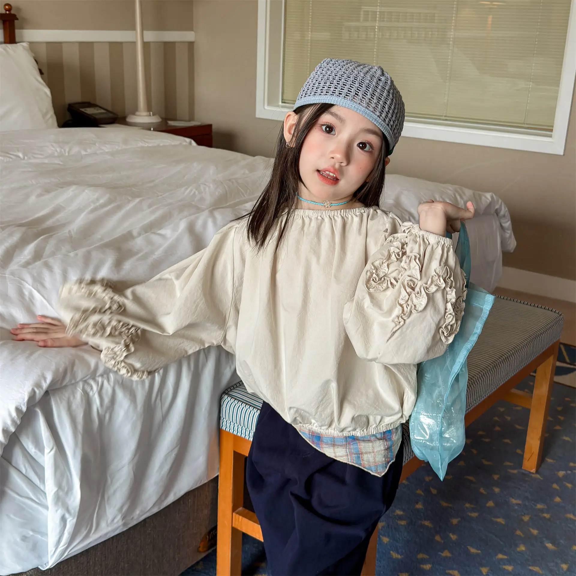 

2026 Spring New Girls Loose Shirts Baby Girl Long Sleeve T Shirts Cute Girls Flower Puff Sleeve Tops Fashion Children Clothes