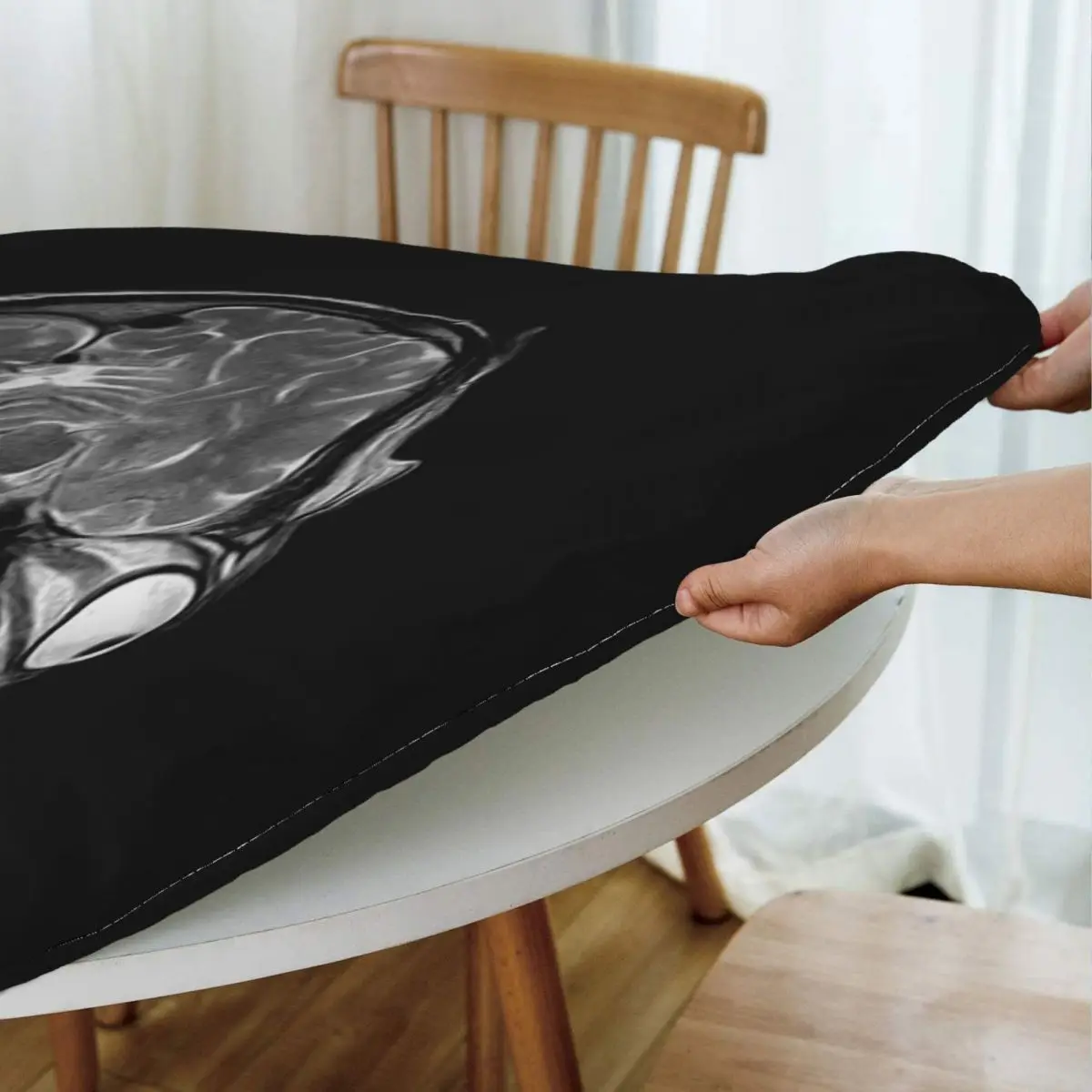 MRI Of The Brain Waterproof Round Tablecloth Oilproof Table Cloth for Kitchen Events Dining Table Cover