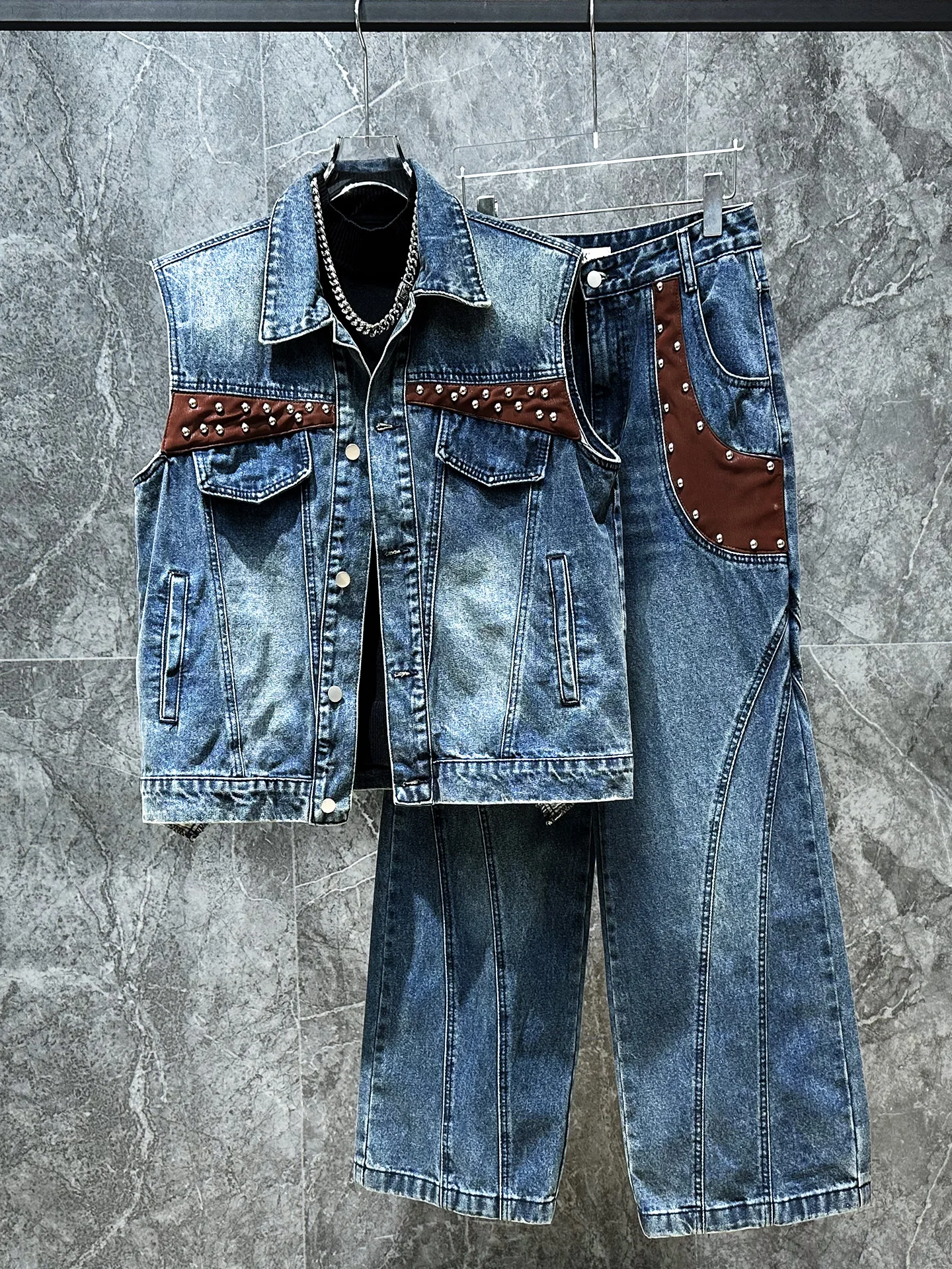 

Retro Waed American Sle Men's Faion Set with Vest And Loose Straight Leg Jeans Casual Versatile INS Trendy Men's Outfit