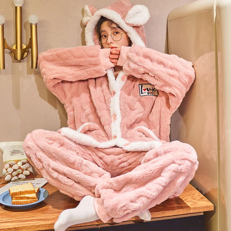 

Pajama Set for Women in Winter: Thick Coral Fleece Warming Set with Flannel and Cartoon Design for Cozy Homewear in Cold Winter